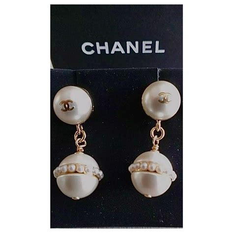 fausses boucles d'oreilles chanel|Chanel Boucles d'oreilles .